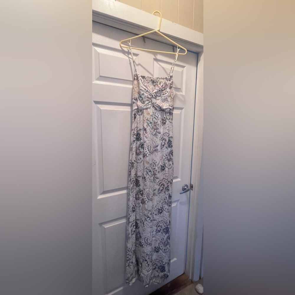 Roxy long floral maxi dress with cut out back. NWOT.